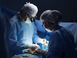 What is minimally invasive hip surgery