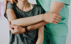 How Long Does a Rotator Cuff Tear Take to Heal Without Surgery