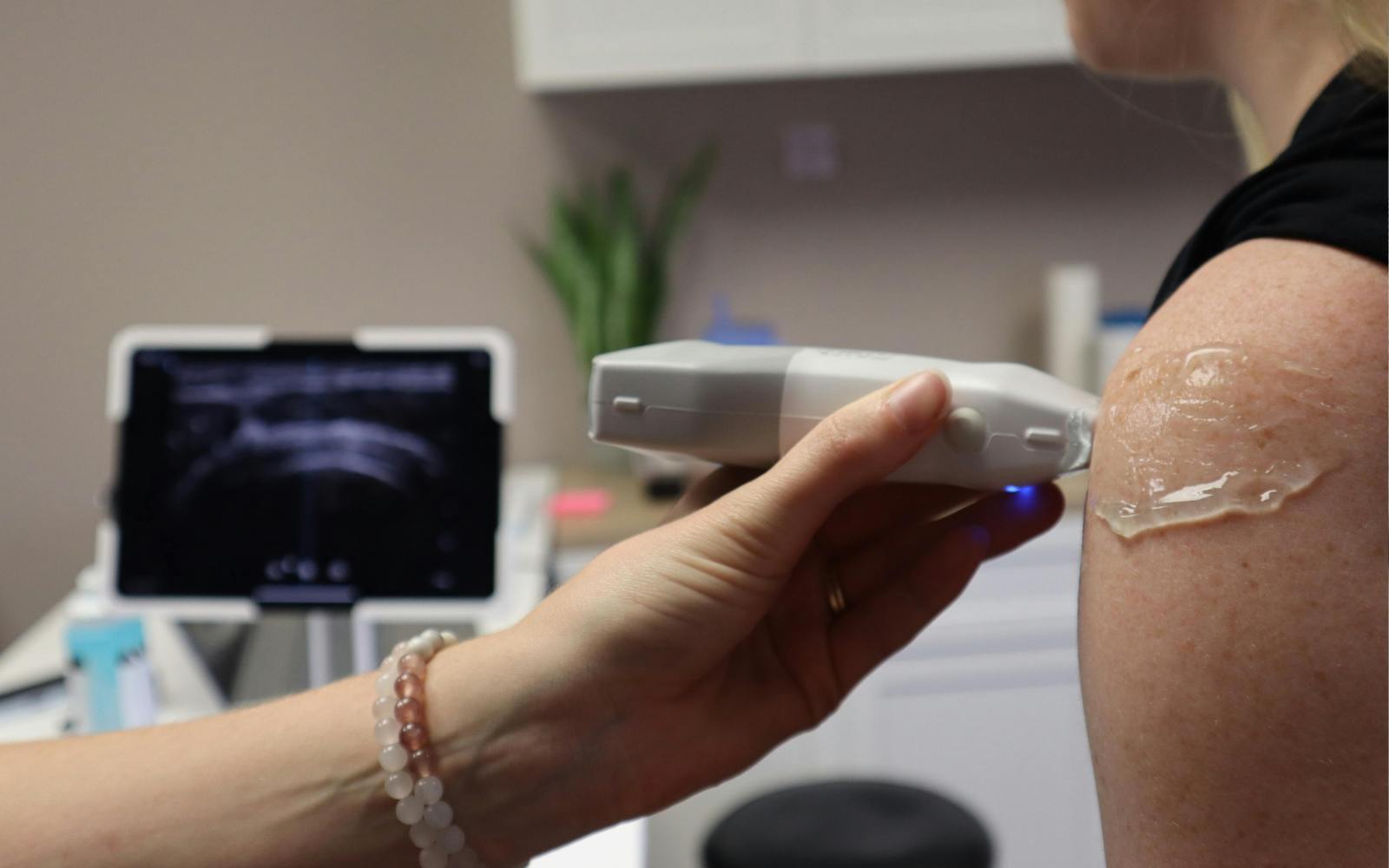How is a Rotator Cuff Injury Diagnosed? Tests and Imaging Explained