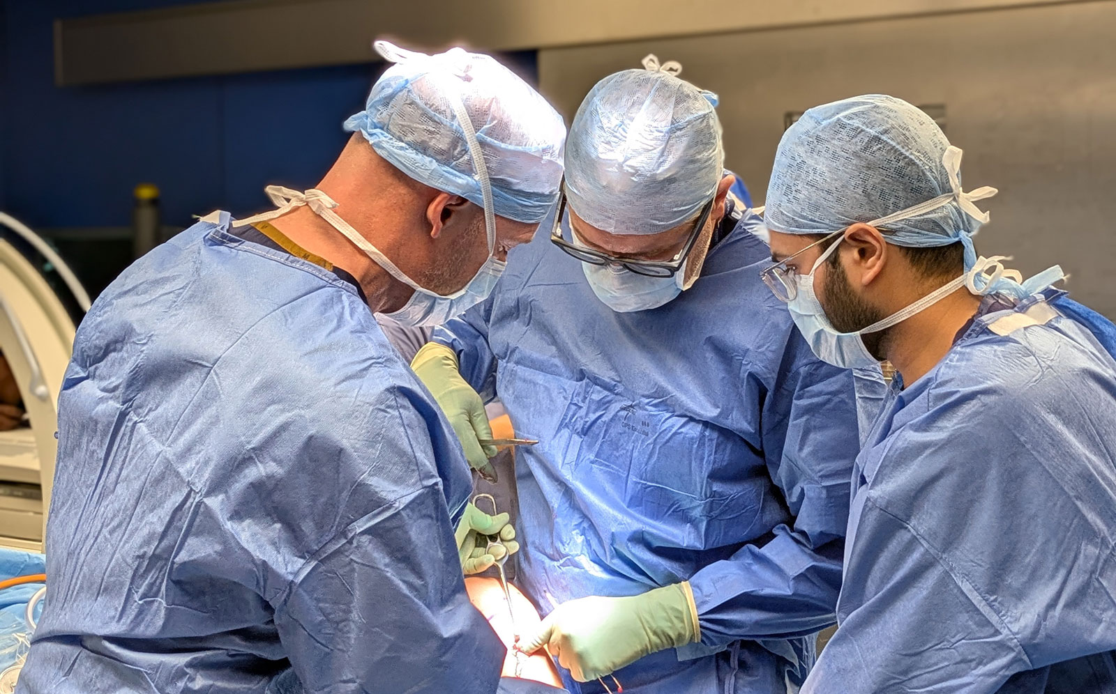 Robotic Knee Replacement: Advantages and Disadvantages