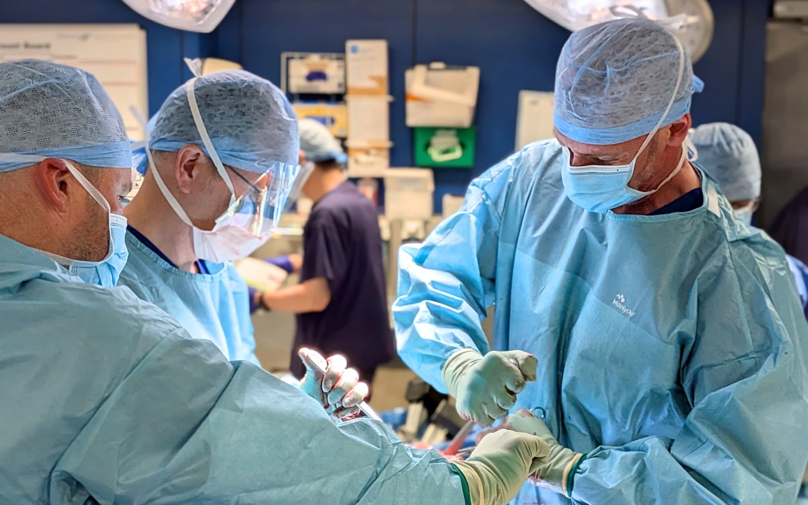 Anterior, Posterior or Röttinger? A Patient’s Guide to Hip Replacement Approaches
