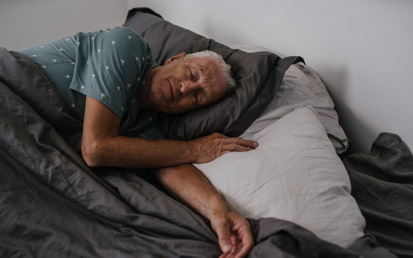 Does Hip Replacement Improve Sleep? What Patients Report
