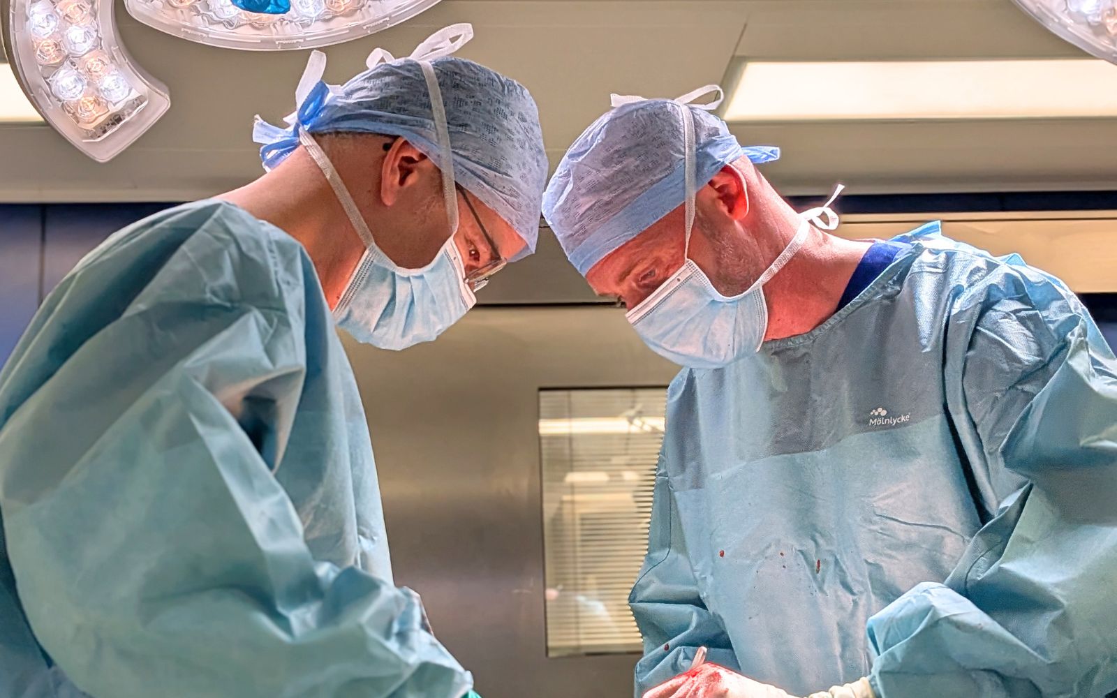 Is Robotic Hip Replacement Relevant to the Kley Rapid Hip Method?